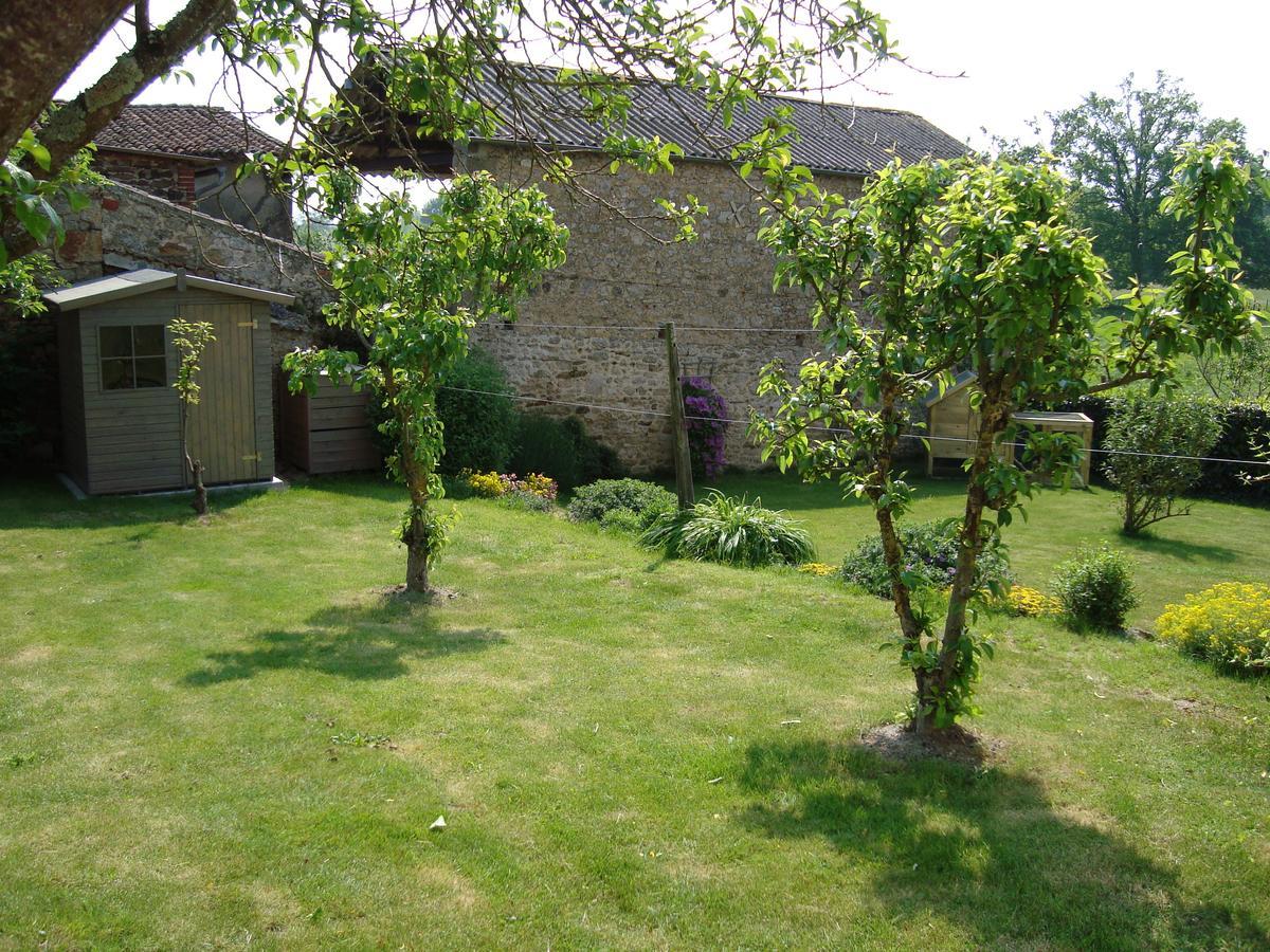 Demeure Du Castel Bed & Breakfast Les Châtelliers-Châteaumur Екстериор снимка