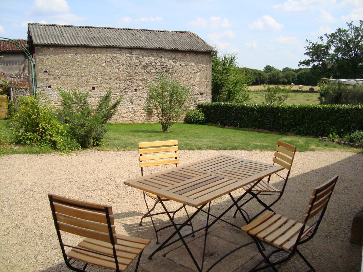 Demeure Du Castel Bed & Breakfast Les Châtelliers-Châteaumur Екстериор снимка